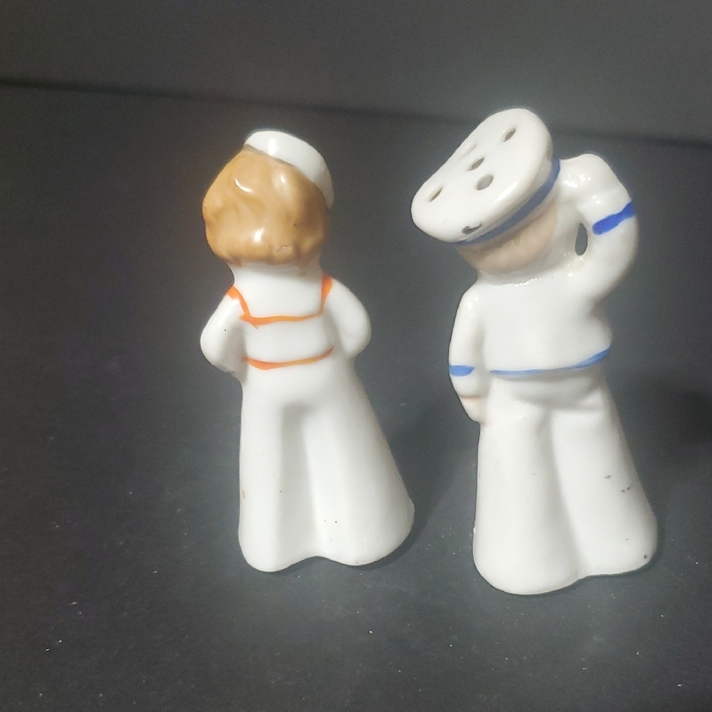 Vintage 1940's Japan Sailor Boy And Girl Salt And Pepper Set (Rare) - Picture 2 of 5